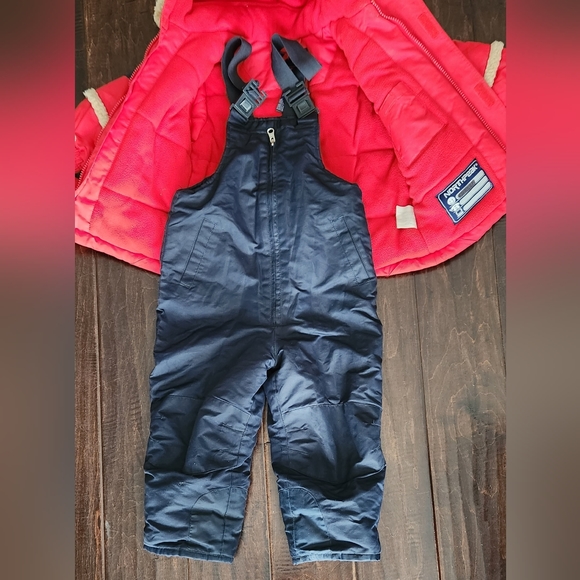 Boys 18m snow suit - Picture 2 of 3